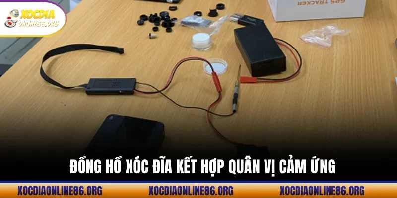 Đồng Hồ Xóc Đĩa Kết Hợp Quân Vị Cảm Ứng
